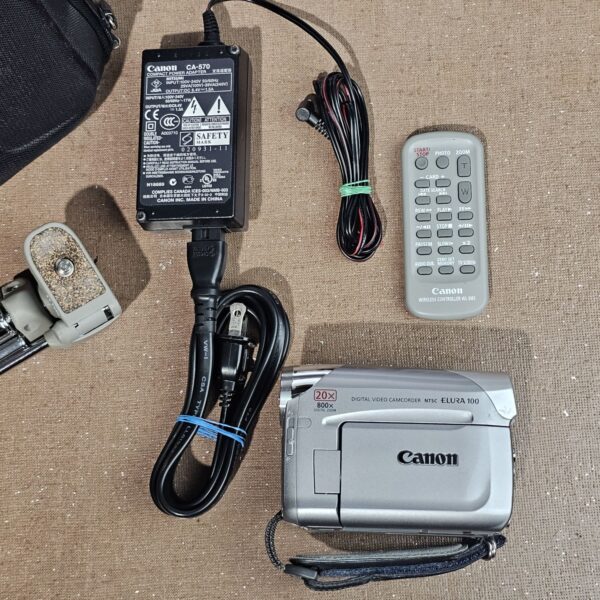 Canon Elura 100 MiniDV Digital Camcorder with Accessories & Case - Image 2