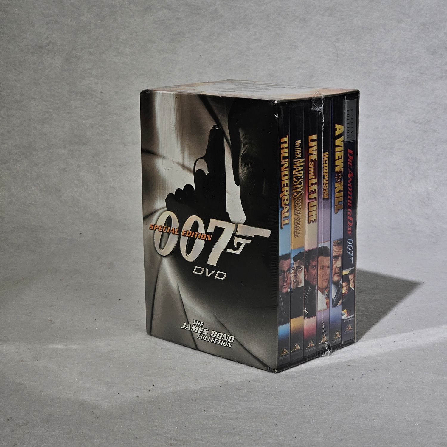 007 James Bond Collection Special Edition DVD Box Set - Image 2