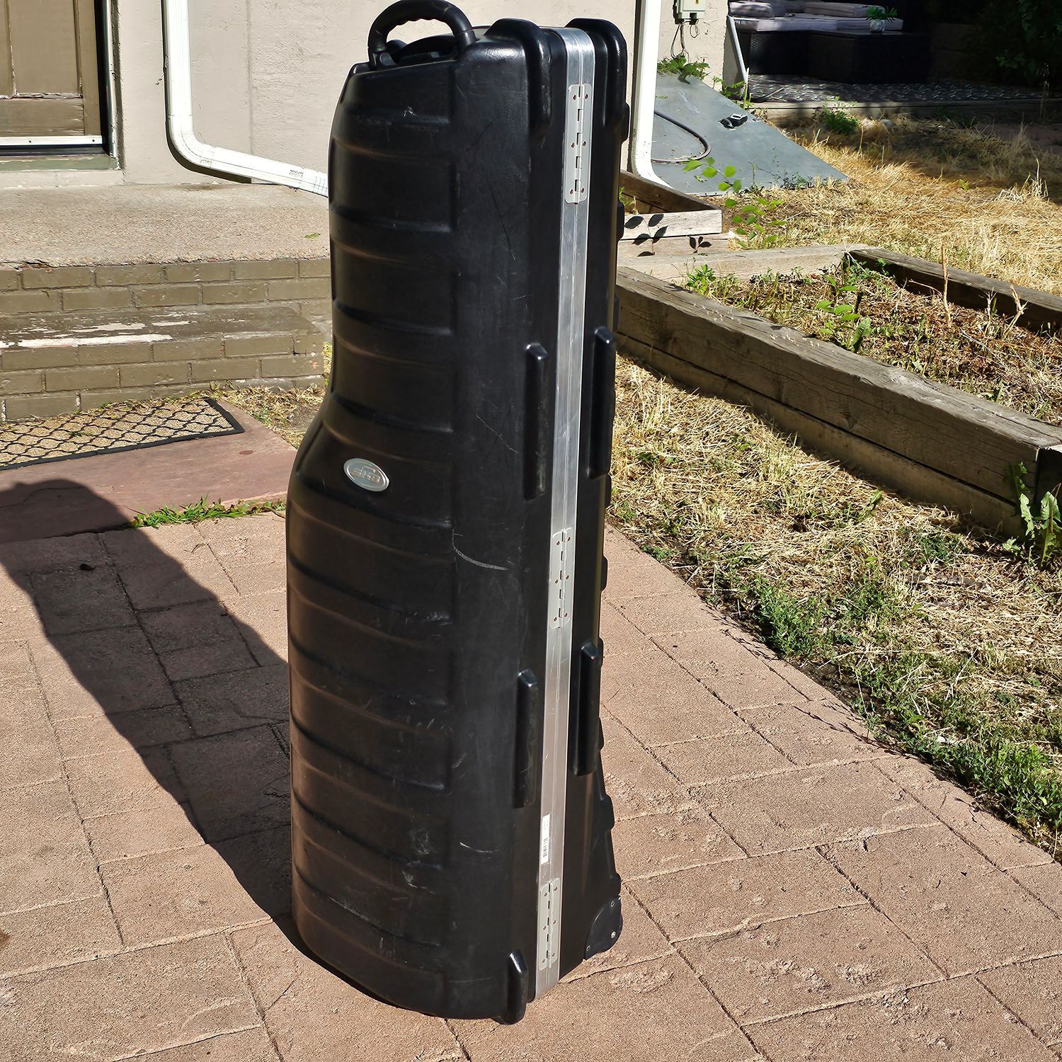 SKB Deluxe ATA Hard Shell Wheeled Golf Travel Case - Image 6