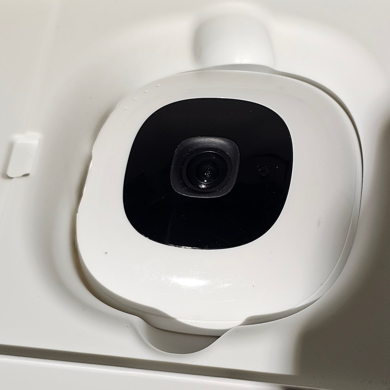 Nanit Smart Baby Monitor Camera with Wall Mount and USB Charger - Image 5