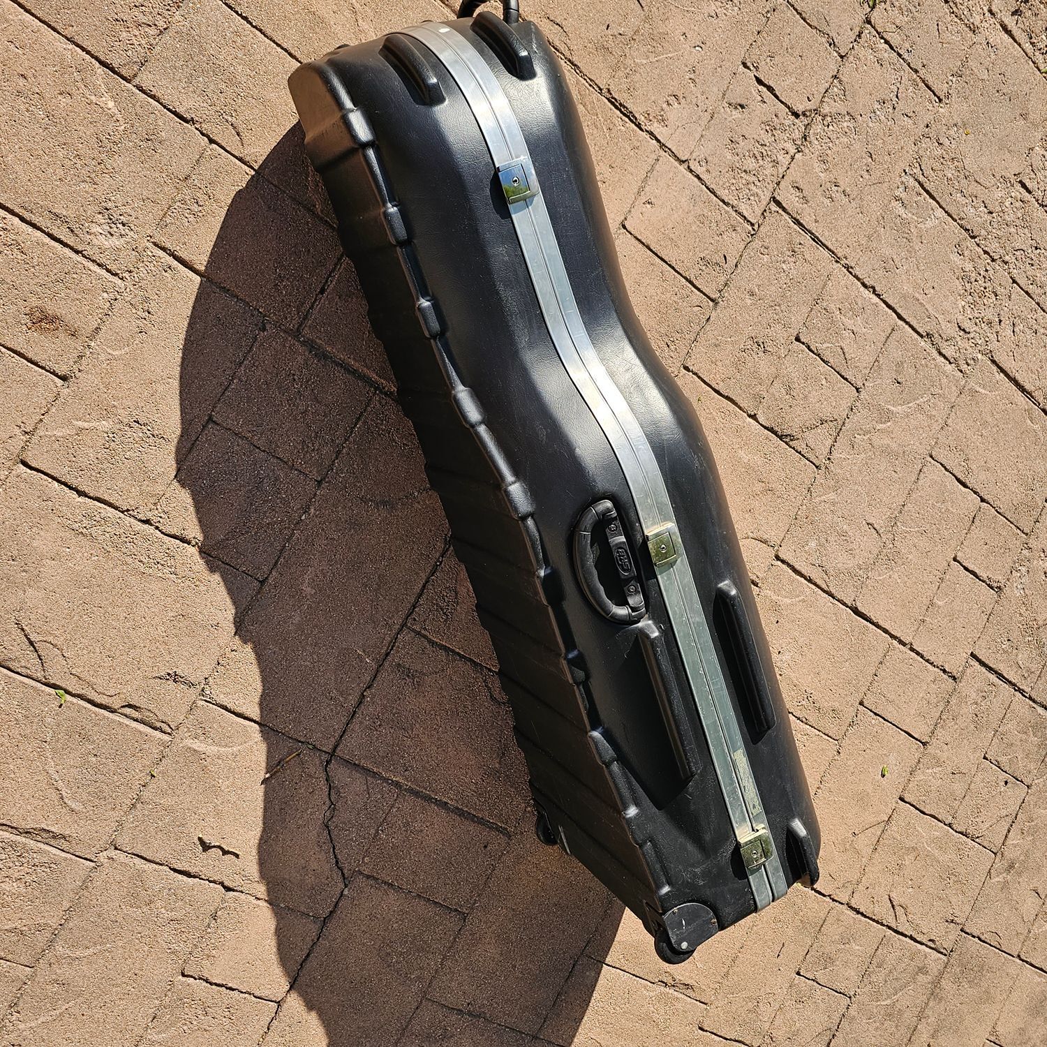 SKB Deluxe ATA Hard Shell Wheeled Golf Travel Case - Image 9