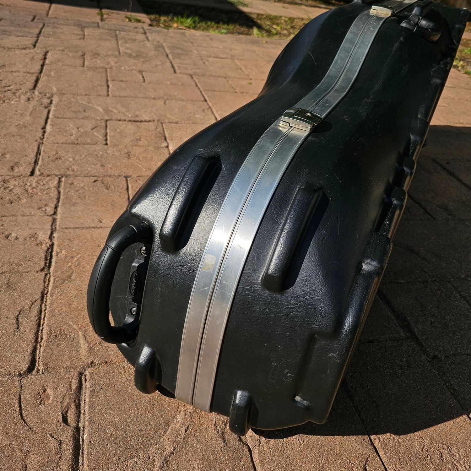 SKB Deluxe ATA Hard Shell Wheeled Golf Travel Case - Image 10