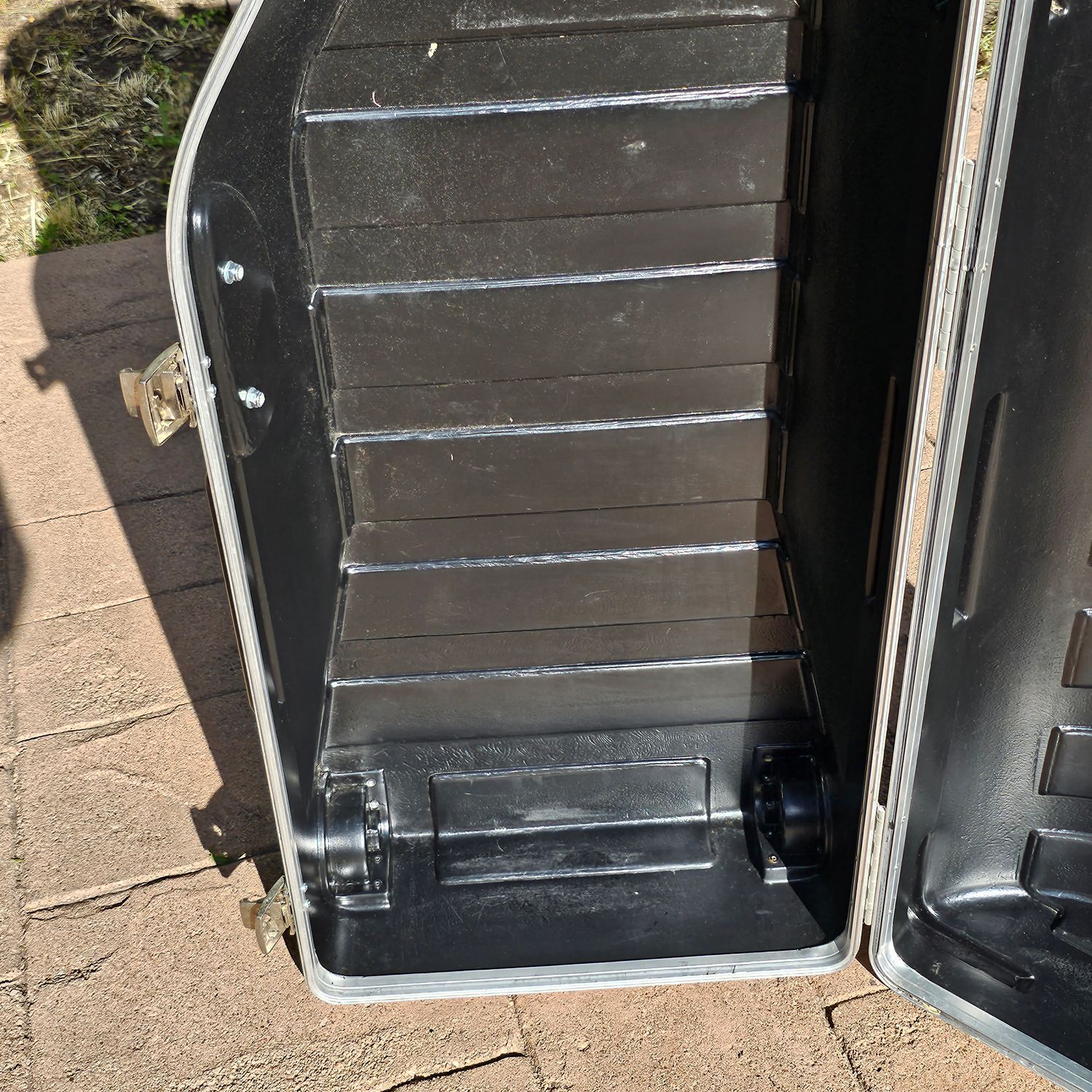 SKB Deluxe ATA Hard Shell Wheeled Golf Travel Case - Image 16