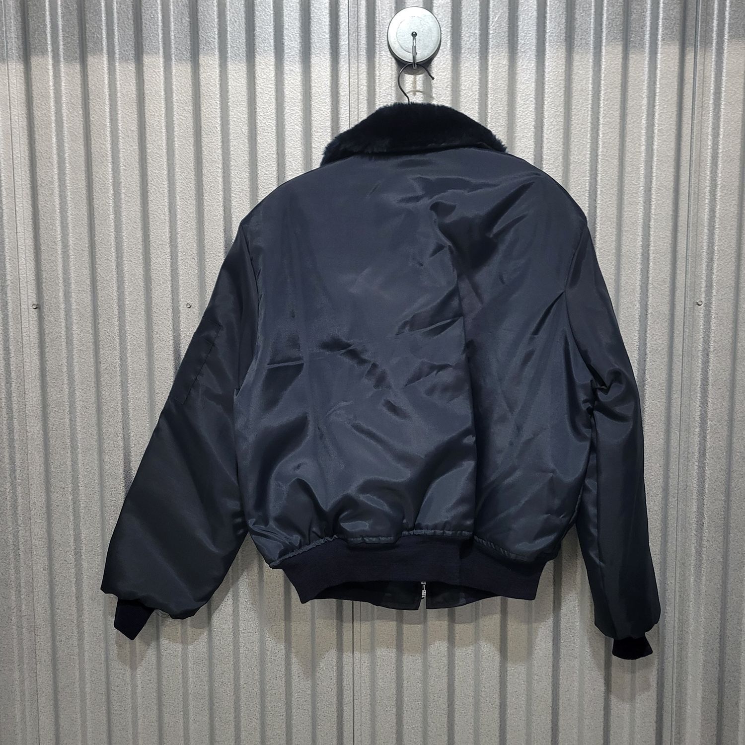 Men's Navy Nylon Flight Bomber Jacket Faux Fur Collar Size Large - Image 3