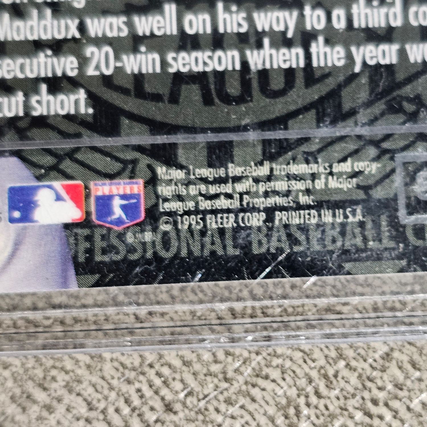 1995 Fleer Greg Maddux League Leader Braves Baseball Card 8/10 - Image 4