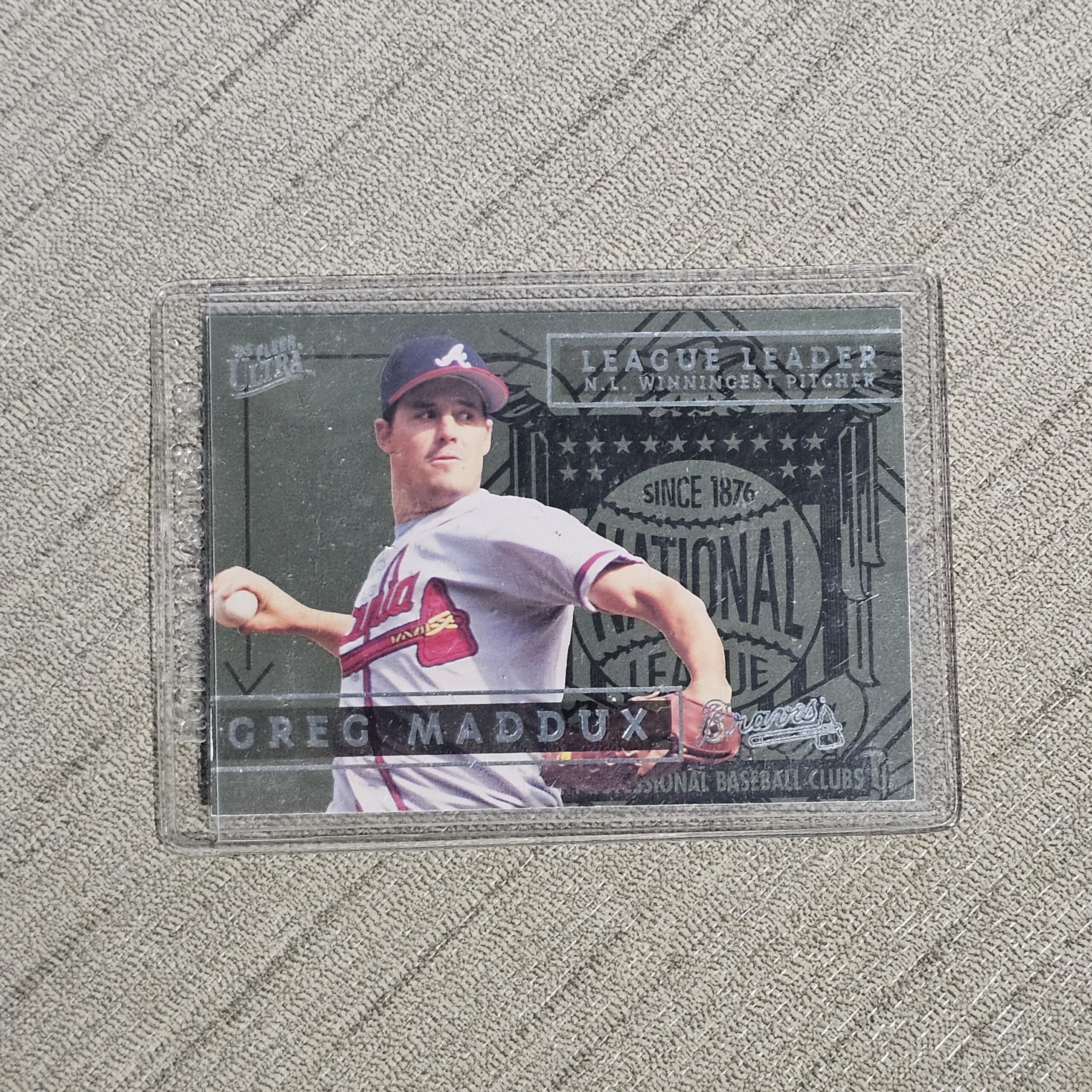 1995 Fleer Greg Maddux League Leader Braves Baseball Card 8/10